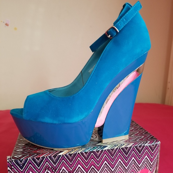 Women's DbDk Pumps Size 8 - Picture 2 of 7